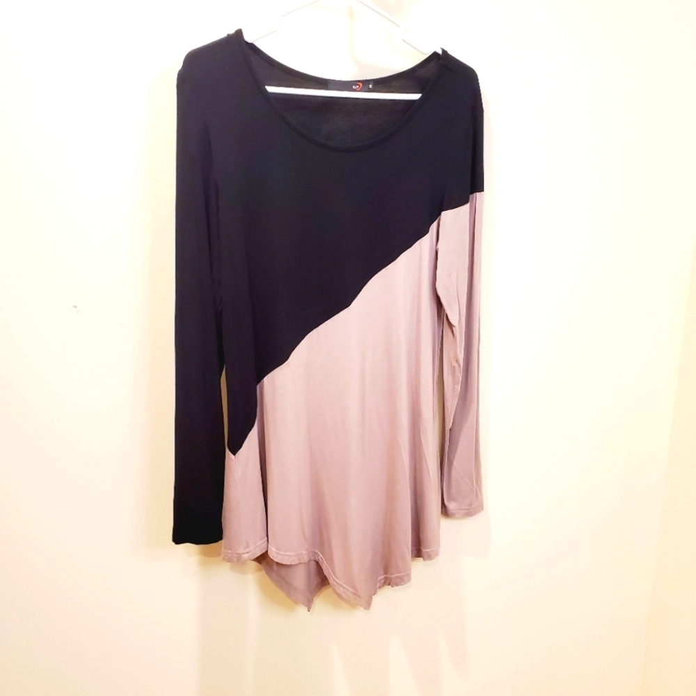 DJT women's long sleeves Block Color Top size M
